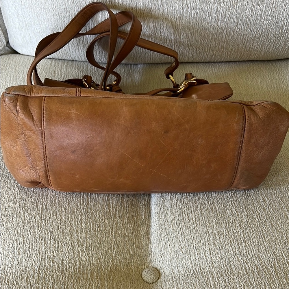 Badgley Mischka Brown and Gold Leather Shoulder Bag with Turnlock Closure Vtg - Picture 3 of 16